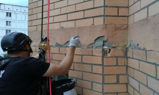 Обследование фасада здания в Вятских Поляне в октябре